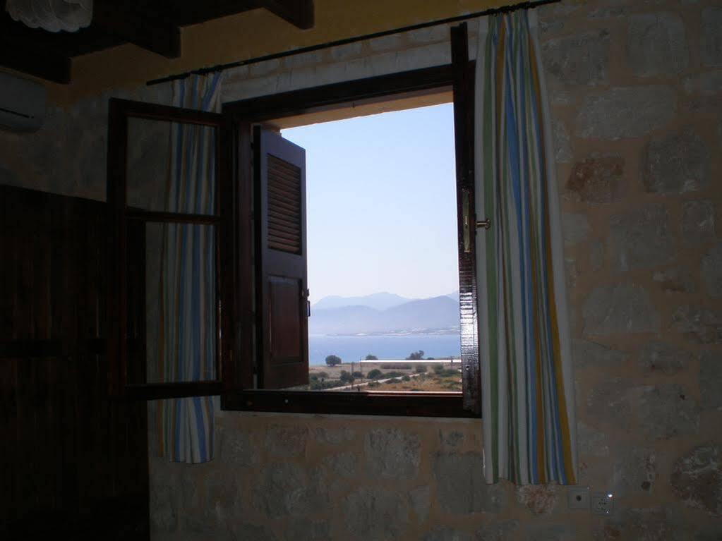 Ville Du Soleil - Exclusive Homes With Rustic Charm And Sensational Views Of The Mediterranean Sea Makrýgialos Esterno foto